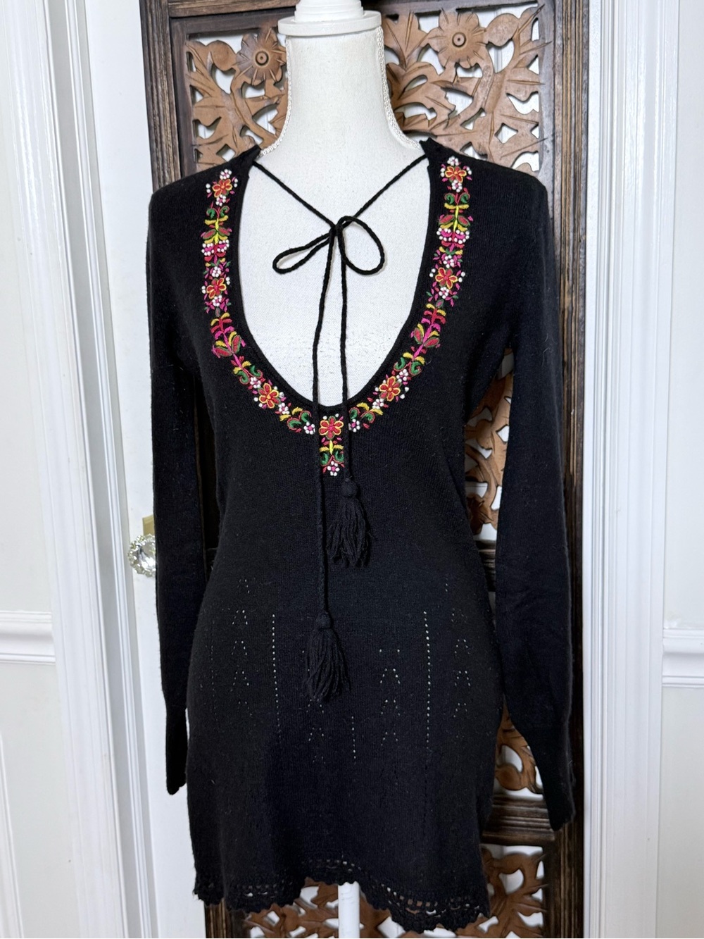 Vintage Free People Wool Blend Embroidered Sweater Tunic XS Boho Folk Tassel